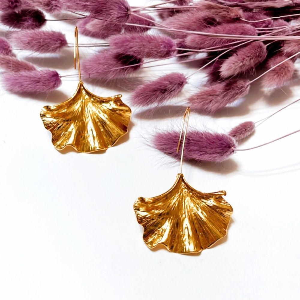 Ginkgo dangle earrings in gold #201